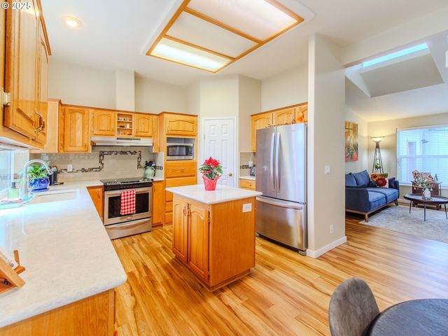 17572 Nw SHADY FIR Loop 24, Beaverton, OR 97006