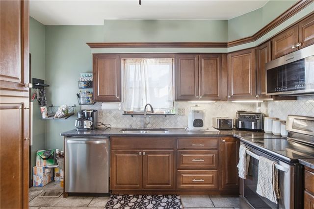 1101 6th Ave, Freedom, PA 15042