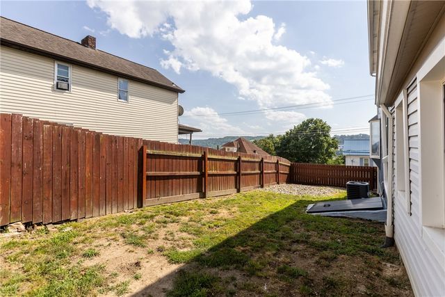 1101 6th Ave, Freedom, PA 15042