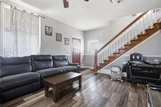 1101 6th Ave, Freedom, PA 15042
