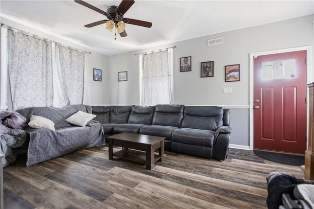 1101 6th Ave, Freedom, PA 15042