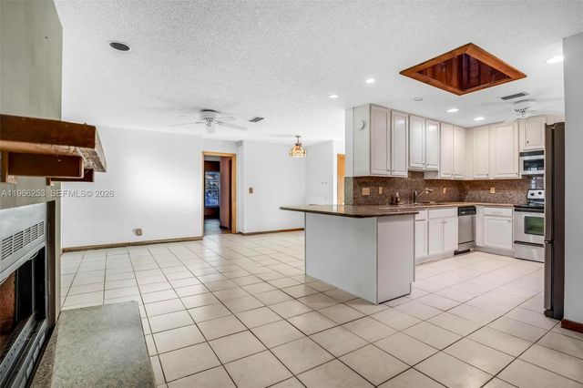 6581 Riparian Rd, Lake Worth, FL 33462