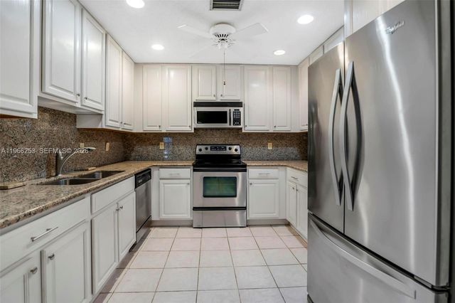 6581 Riparian Rd, Lake Worth, FL 33462