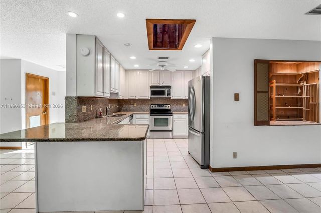 6581 Riparian Rd, Lake Worth, FL 33462