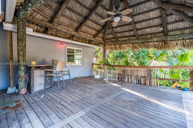 6581 Riparian Rd, Lake Worth, FL 33462