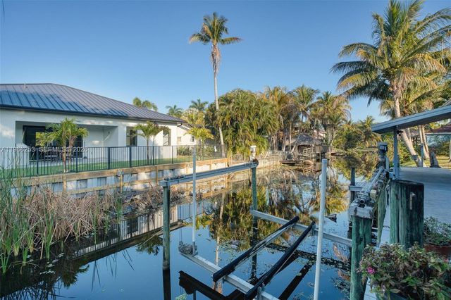 6581 Riparian Rd, Lake Worth, FL 33462