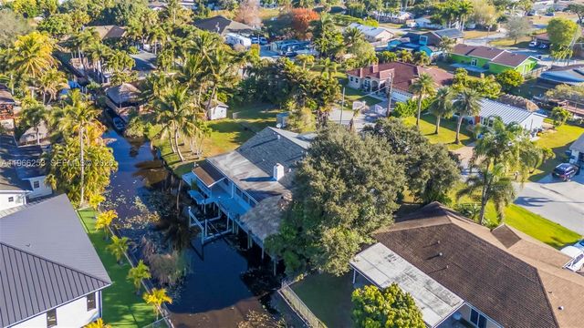 6581 Riparian Rd, Lake Worth, FL 33462