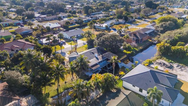 6581 Riparian Rd, Lake Worth, FL 33462