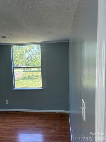 5027 Lineberger Loop Road, Denver, NC 28037