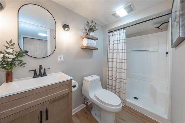 2516 Creekedge Dr, Churchill Boro, PA 15235