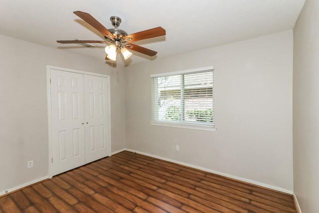 2203 St James Place, Pearland, TX 77581