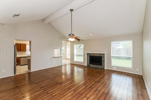 2203 St James Place, Pearland, TX 77581