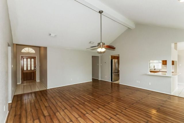 2203 St James Place, Pearland, TX 77581