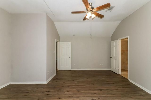 2203 St James Place, Pearland, TX 77581