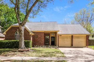 2203 St James Place, Pearland, TX 77581