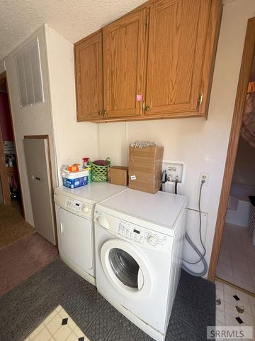 233 Obsidian Drive, Salmon, ID 83467