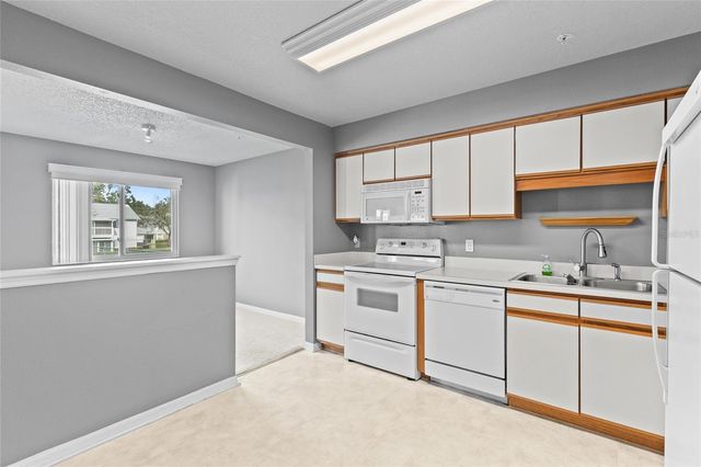 5273 TUNBRIDGE WELLS LANE 1601, Orlando, FL 32812