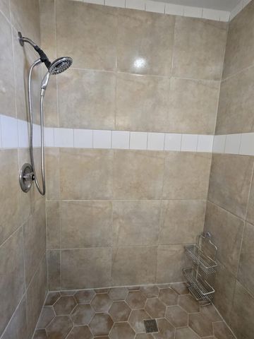 581 NE 34th Court BB, Oakland Park, FL 33334