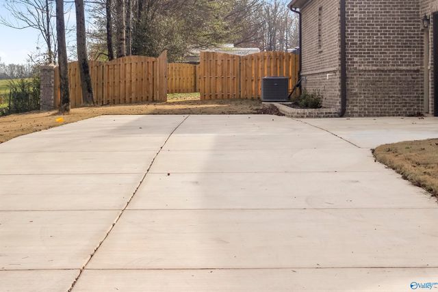 26390 Drawbaugh Road, Athens, AL 35613