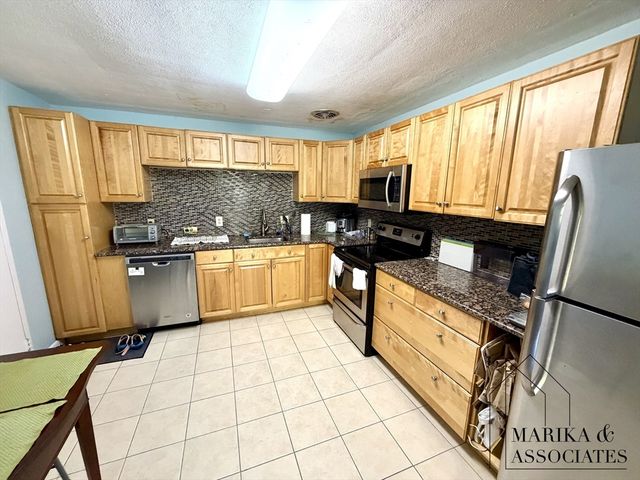205 Kent Street 18, Brookline, MA 02446