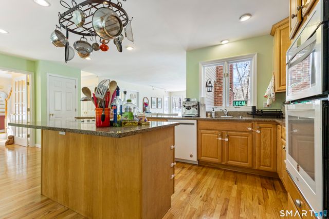 696 Green Hill Road, Madison, CT 06443