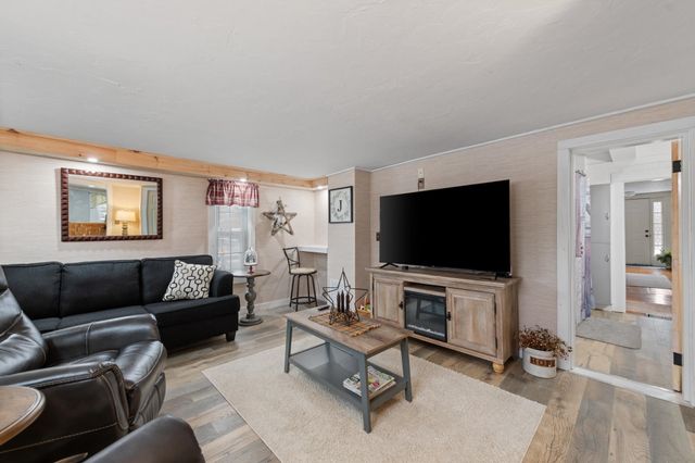 193 New Hebron Road, Plymouth, NH 03264