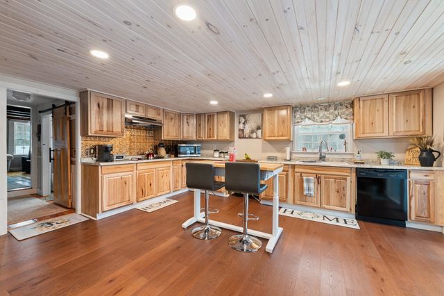 193 New Hebron Road, Plymouth, NH 03264