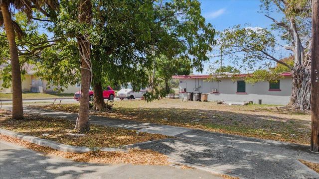 1504 N Sapodilla Avenue, West Palm Beach, FL 33401