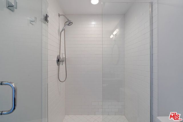 611 N Bronson Avenue 6, Los Angeles, CA 90004