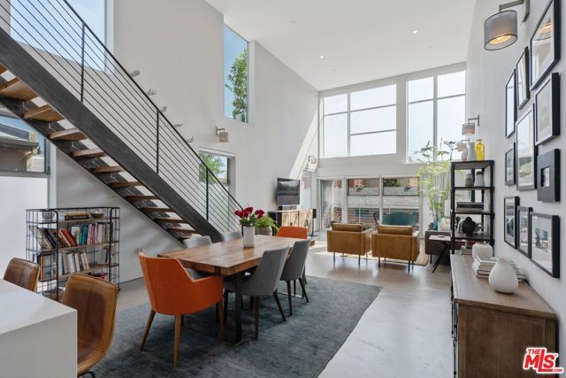 611 N Bronson Avenue 6, Los Angeles, CA 90004