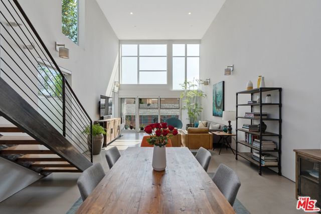 611 N Bronson Avenue 6, Los Angeles, CA 90004