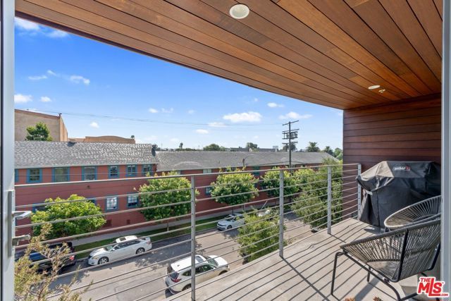 611 N Bronson Avenue 6, Los Angeles, CA 90004