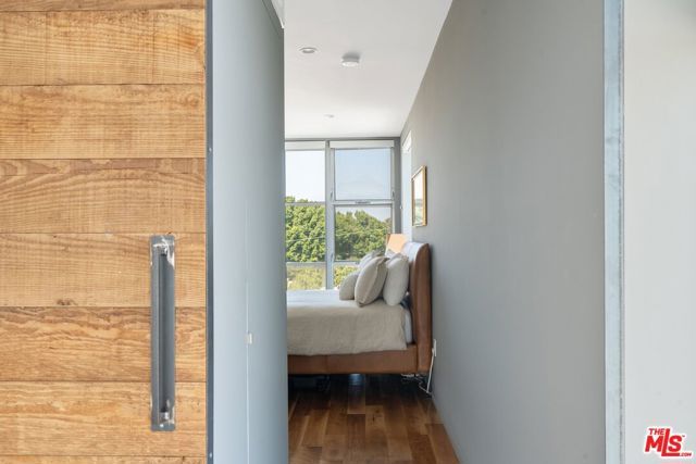 611 N Bronson Avenue 6, Los Angeles, CA 90004