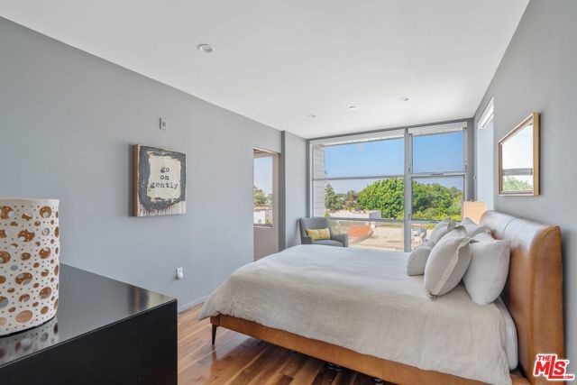 611 N Bronson Avenue 6, Los Angeles, CA 90004