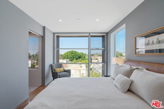 611 N Bronson Avenue 6, Los Angeles, CA 90004