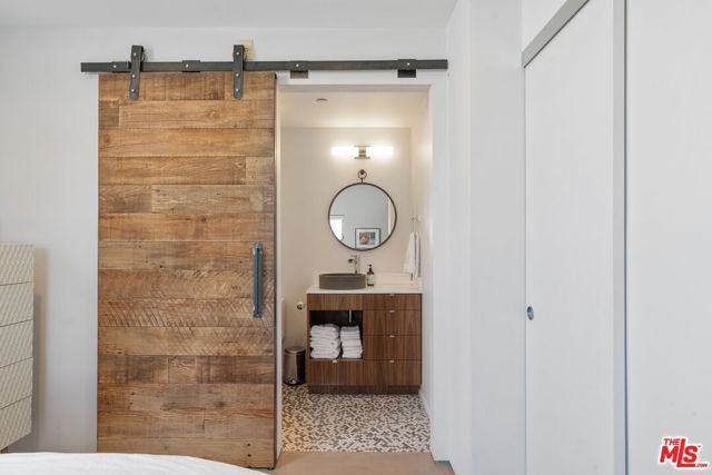 611 N Bronson Avenue 6, Los Angeles, CA 90004