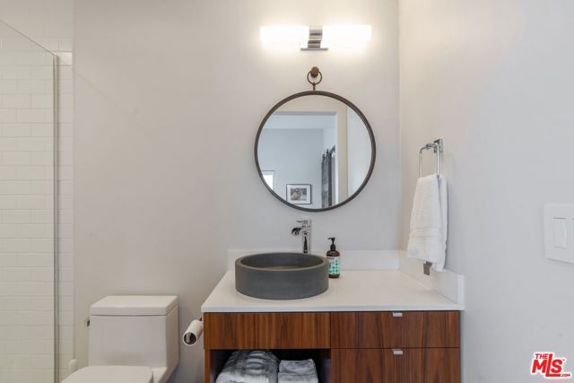 611 N Bronson Avenue 6, Los Angeles, CA 90004