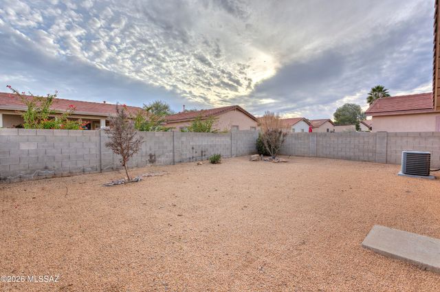 166 E Oracle Oak Street, Sahuarita, AZ 85629
