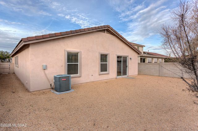 166 E Oracle Oak Street, Sahuarita, AZ 85629