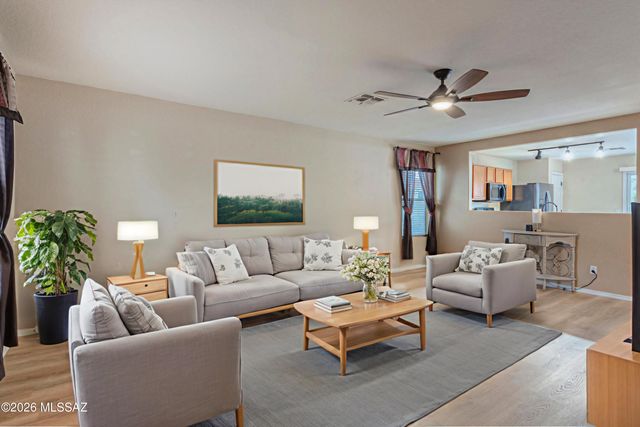 166 E Oracle Oak Street, Sahuarita, AZ 85629