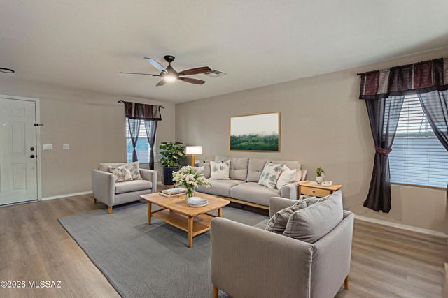 166 E Oracle Oak Street, Sahuarita, AZ 85629