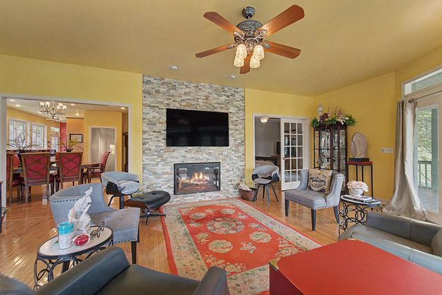 218 Lakeshore Drive, Hayesville, NC 28904