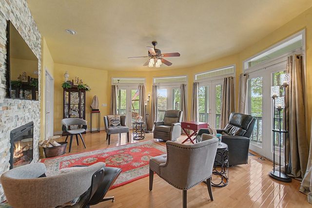 218 Lakeshore Drive, Hayesville, NC 28904