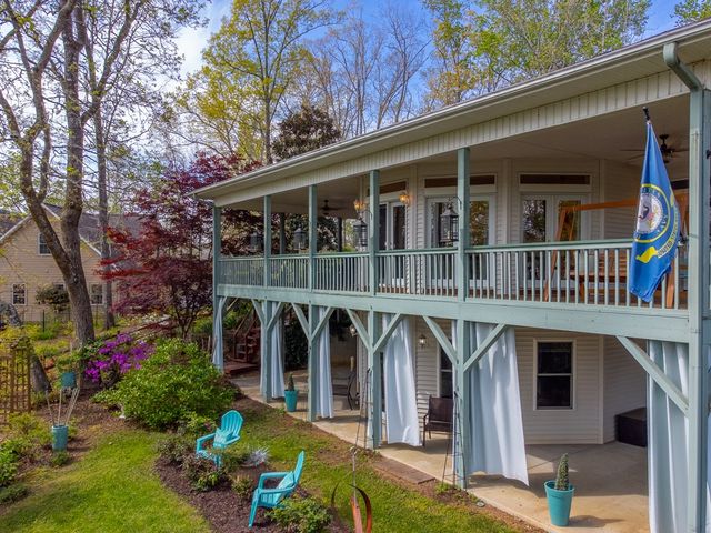 218 Lakeshore Drive, Hayesville, NC 28904