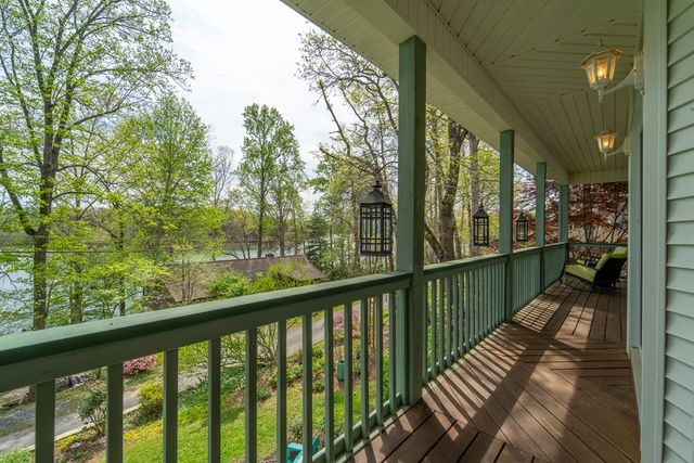 218 Lakeshore Drive, Hayesville, NC 28904