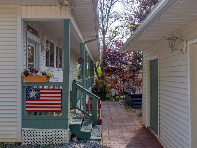 218 Lakeshore Drive, Hayesville, NC 28904