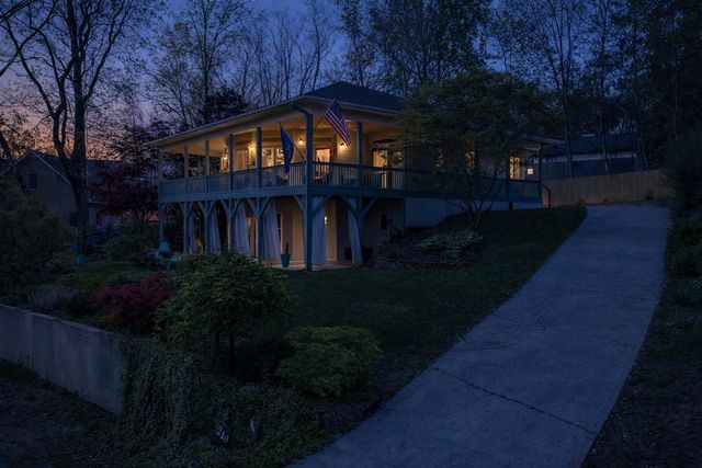 218 Lakeshore Drive, Hayesville, NC 28904