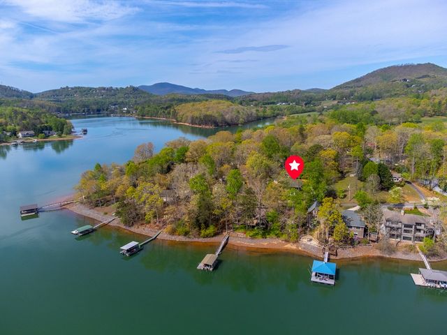218 Lakeshore Drive, Hayesville, NC 28904