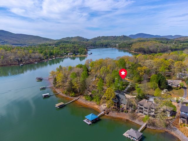 218 Lakeshore Drive, Hayesville, NC 28904