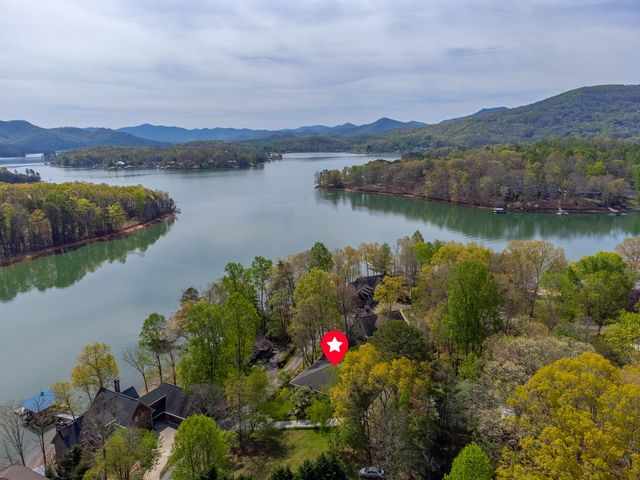 218 Lakeshore Drive, Hayesville, NC 28904